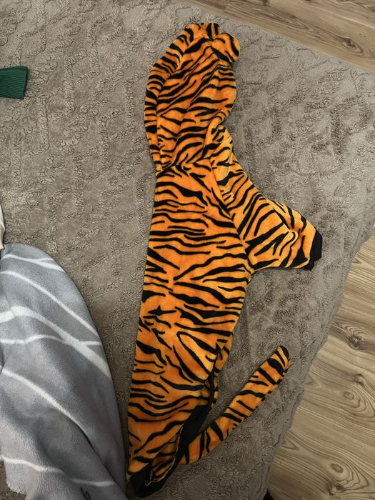 Плюшен кучешки костюм тигър