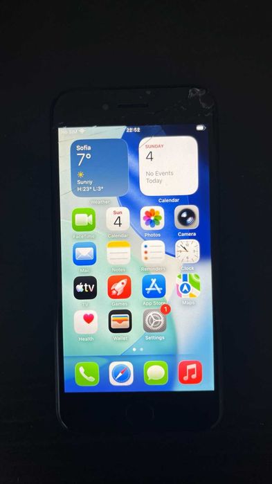 iPhone SE 2 (2020) 128GB Black – Работи перфектно / Забележка на стъклото