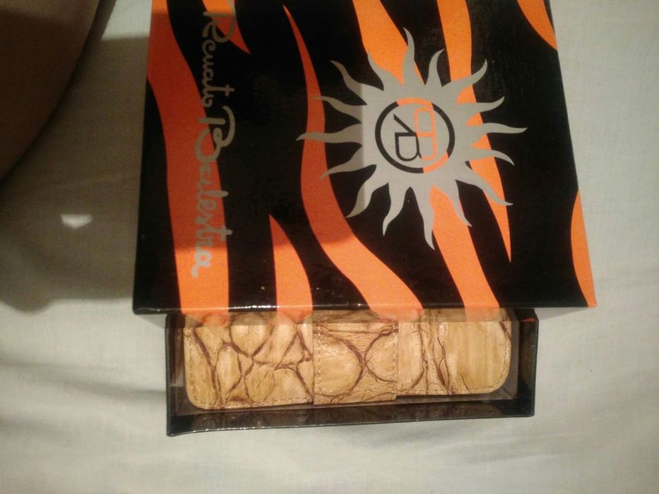 Продавам чисто нов портфейл