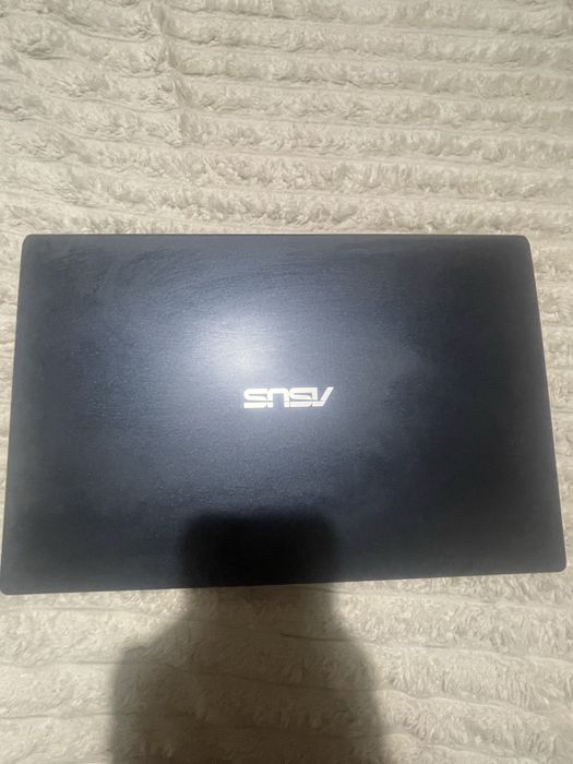 ASUS VivoBook E510KA – laptop 15.6”, Intel, 475 GB stocare