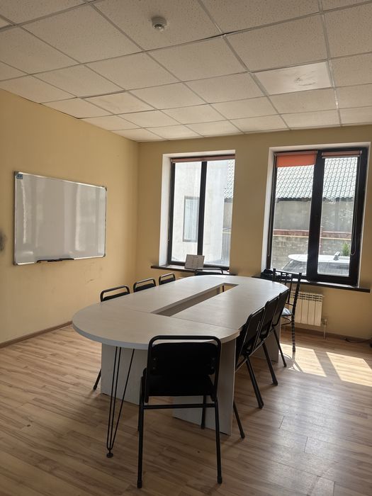 Кабинет в аренду в проходимом месте