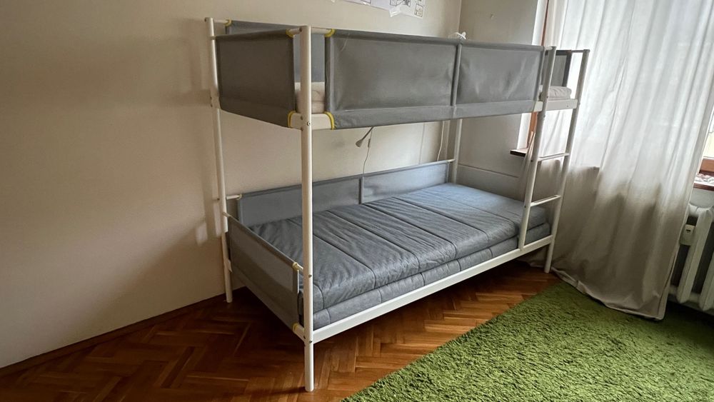 Двуетажно легло IKEA VITVAL + 2 матрака, отлично състояние