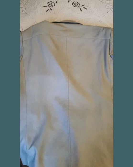 Официален костюм