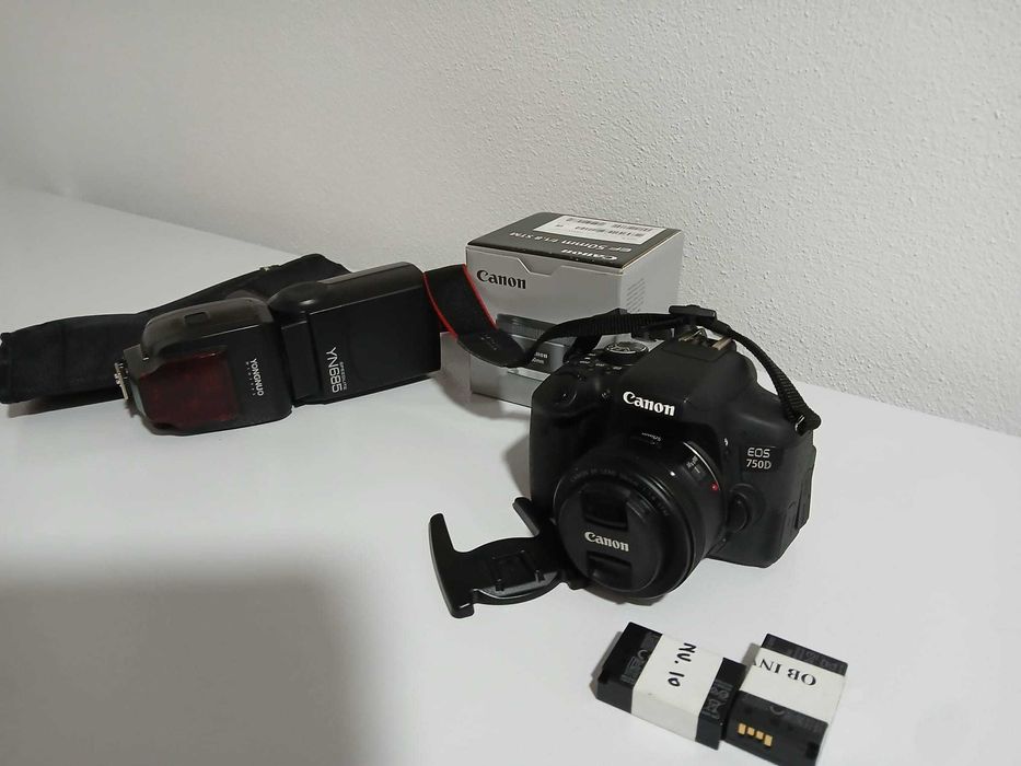 Kit Foto Canon 750D + Obiectiv  (Pachet Complet)