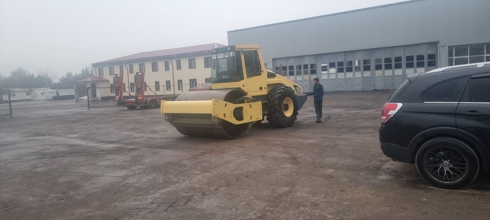 Katok hizmatlari asvalt katlavan uchun.