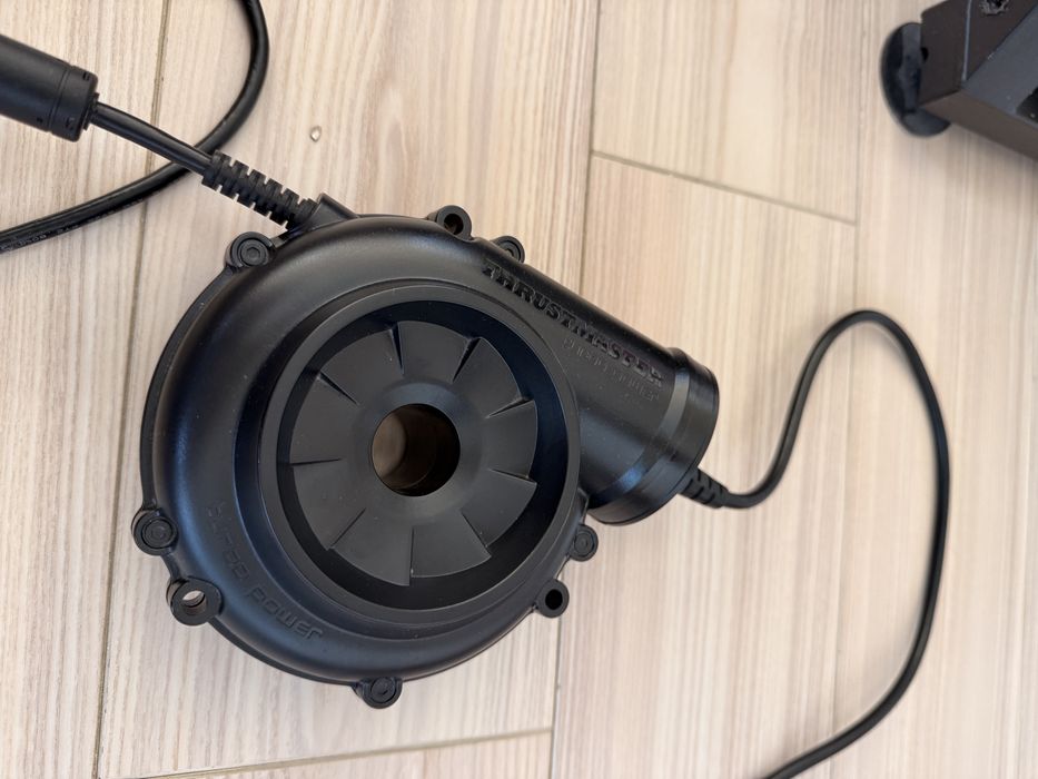 Thrustmaster T-GT II + Next Level Racing Wheel Stand 2.0 – сим рейсинг комплект