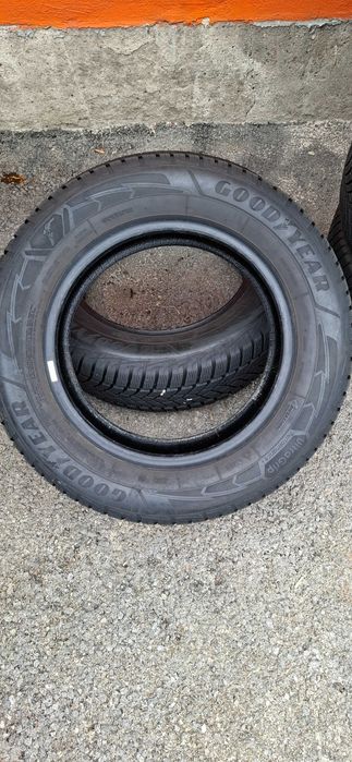 2бр. 215/65/16 Goodyear 7mm грайфер, дот 19г. Предлагаме монтаж