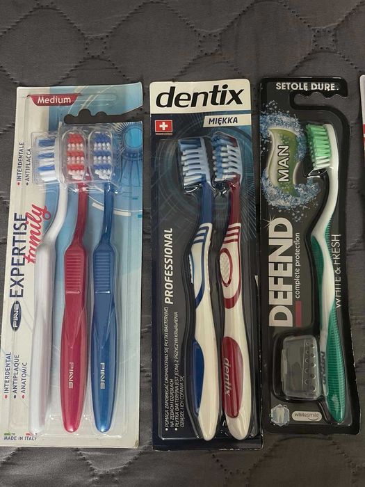 Разнообразни четки за зъби