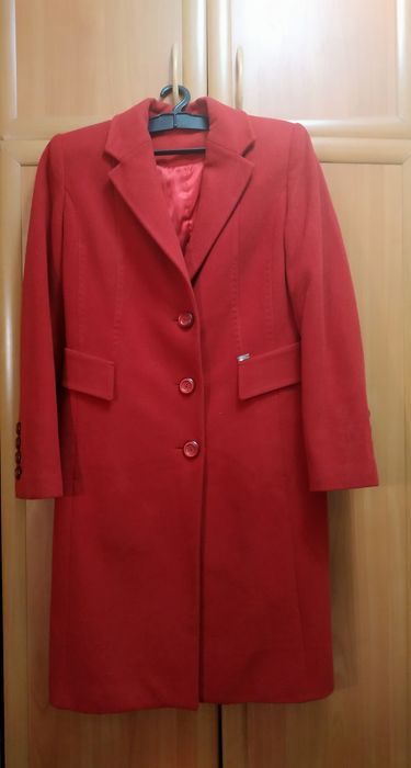 Продам осеннее пальто 50 разм..