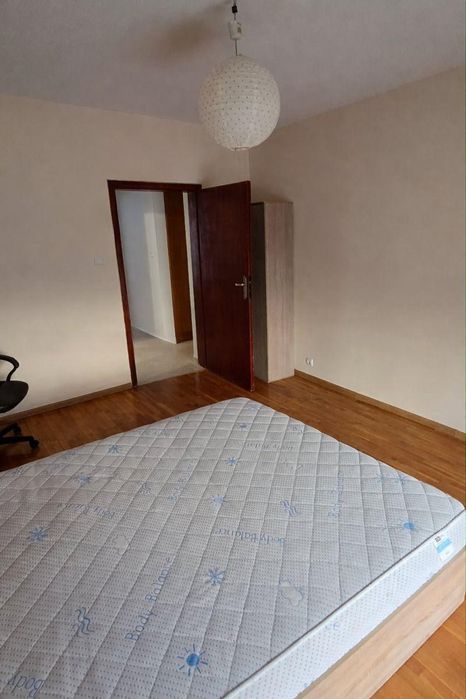 Тристаен апартамент в ж.к. Младост 3.