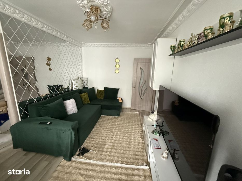 Apartament cu 3 camere de vânzare în zona Groapa