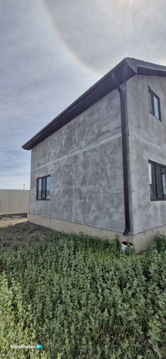 Продается  дом с мансардой в черновой отделке.