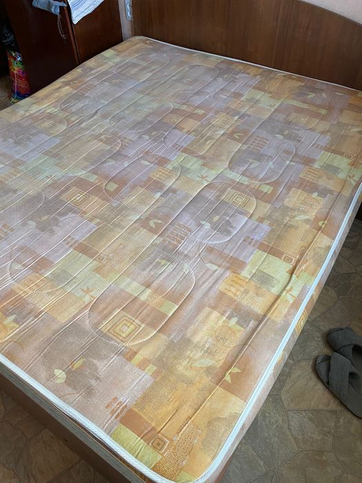 Продам кровать двуспальную