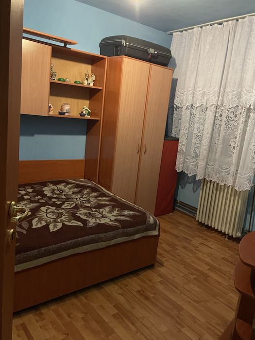 Apartament de vanzare 4 camere