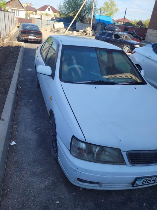 Nissan Bluebird U14 1998