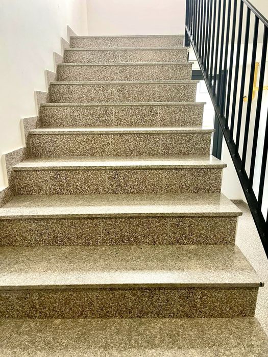 4 camere, 2 bai, 2 balcoane etaj 1 bloc nou