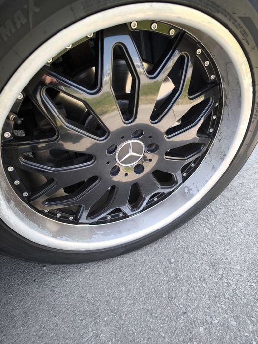 Летни гуми с джанти 22 черни с никелиран борд