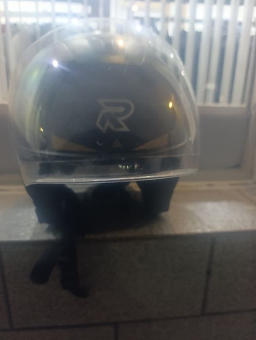 Срочно продам хороший шлем