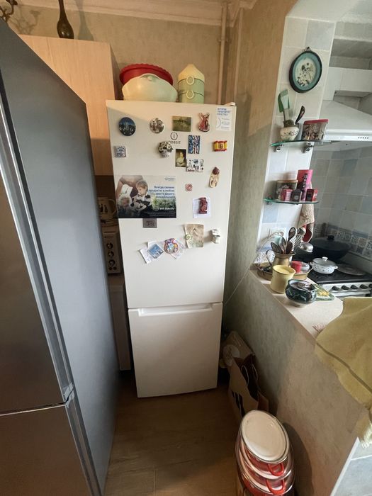 Продается холодильник Indesit