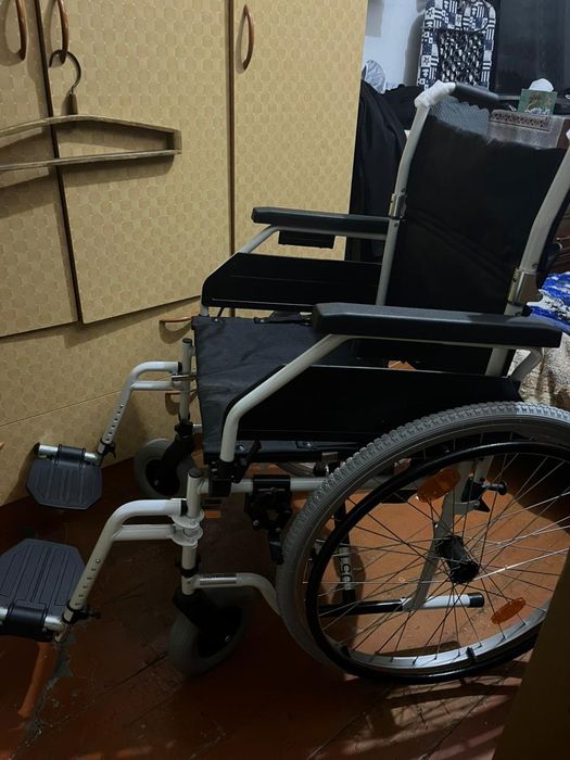 Инвалидная коляска новая