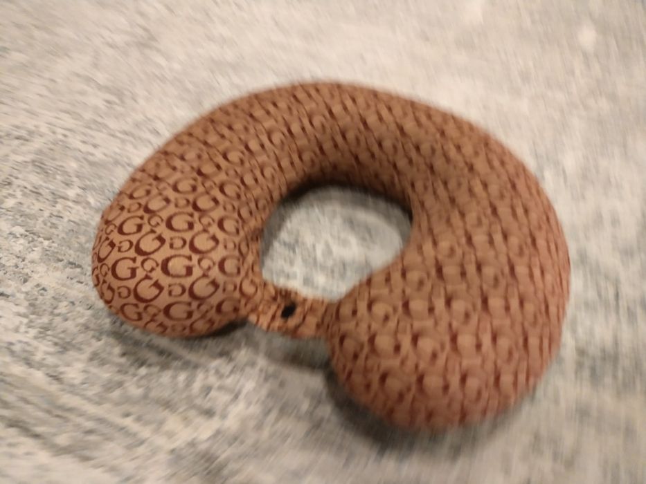 Оригинална възглавничка за пътуване Гучи