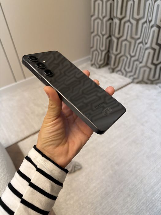 Самсунг ГАЛАКСИ С24 fee 8/128