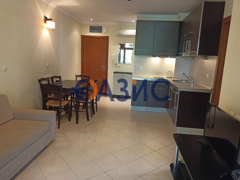 Продава се Тристаен апартамент в Созопол - 92 кв.м за 1500 €/кв.м - Снимка #2