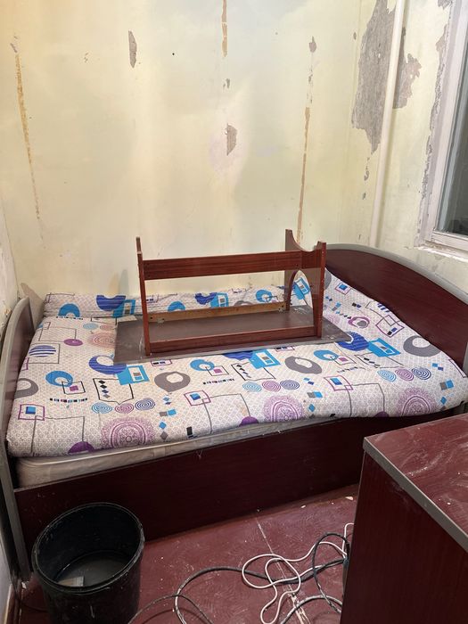 Продам шкафы и тумбу