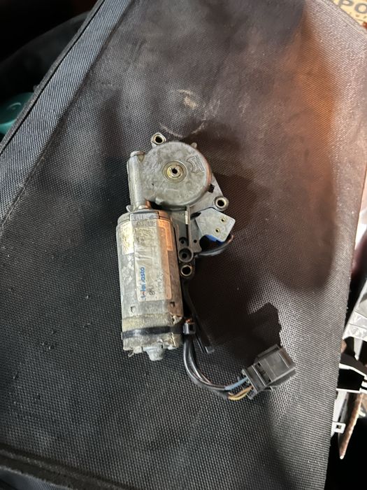 Моторчик люка bmw e34 e32