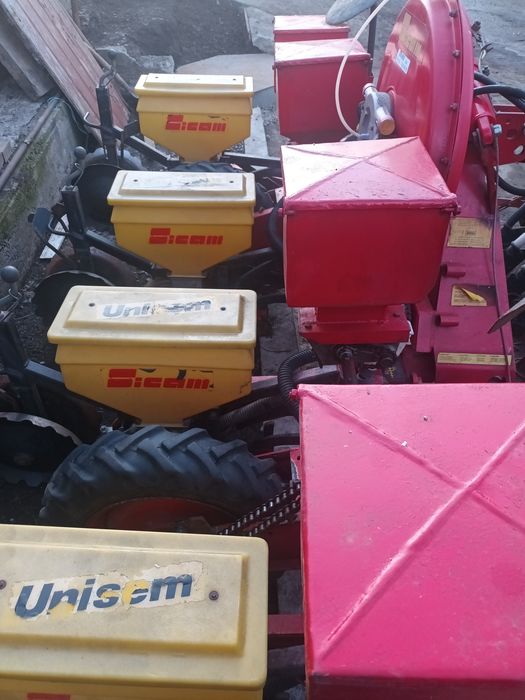 Vând semanatoare porumb unisem sicam