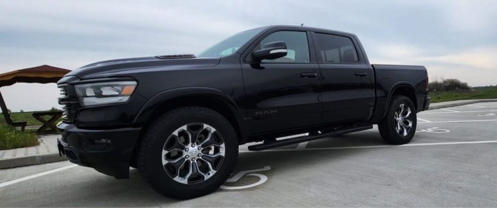 Dodge RAM Autoutilitară 1500 Laramie V8 HEMI 4x4