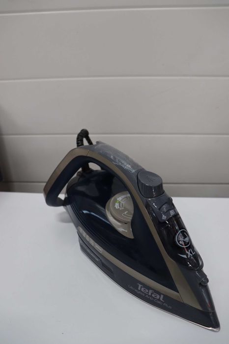 Ютия Tefal FV6846 Ultragliss Plus, 2800W, Авт. изключване, лек ДЕФЕКТ