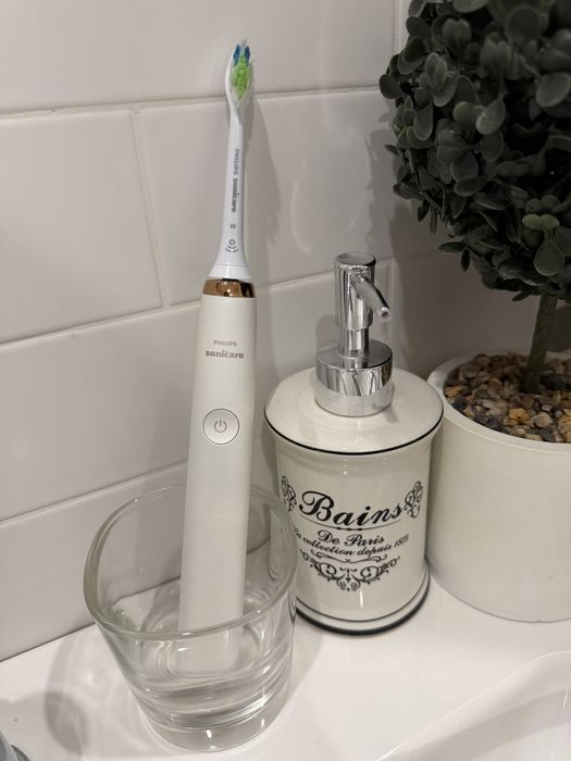 Нова електрическа четка за зъби Philips