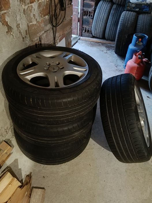 225-55-17 Vredestein