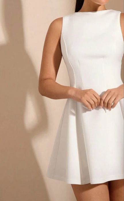 Нова бяла дамска рокля