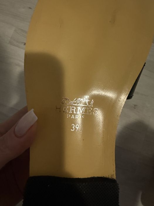 Slapi noi marimea 39