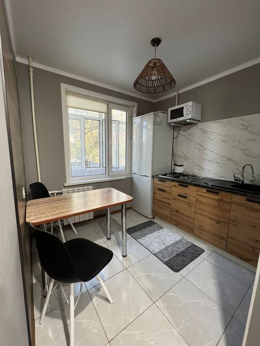 Продаётся 2 комн Универмаг