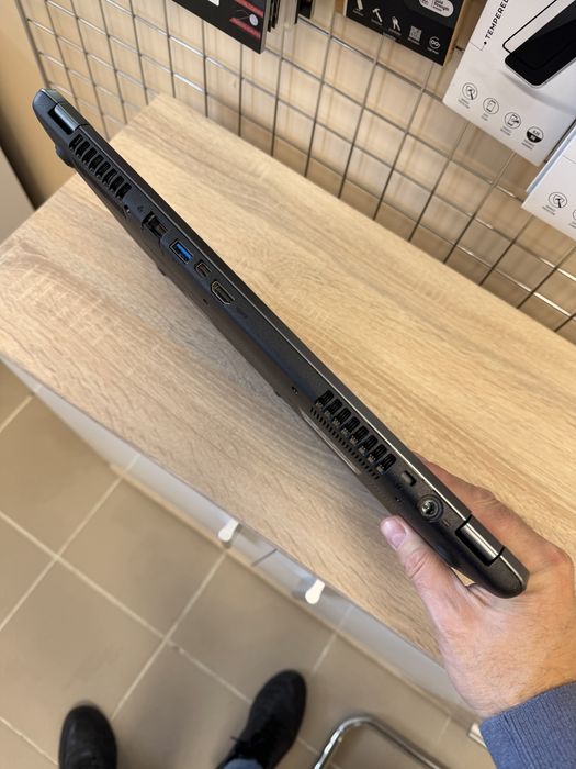 Лаптоп Acer Aspire V5 - 15,6 инчов, i3, отличен