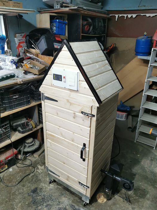 Afumatoare electrica cu convecție