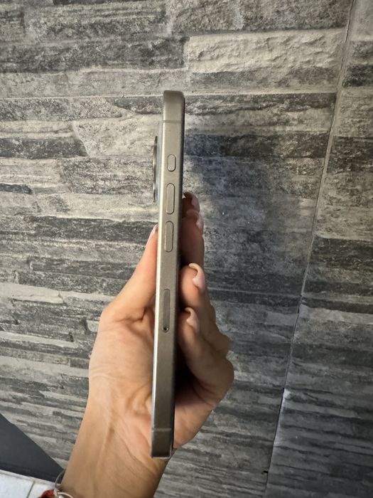 iPhone 15 Pro silver