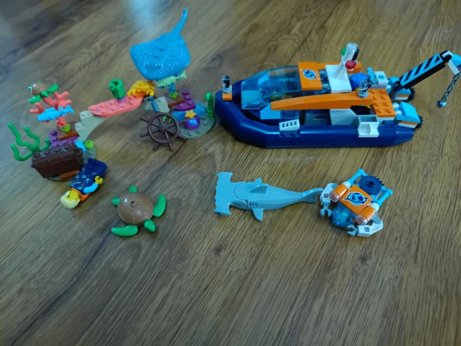Lego City Barca pentru scufundări de explorare