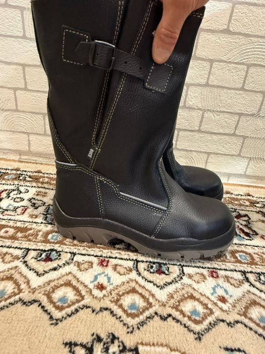 Продам зимние рабочие сапоги