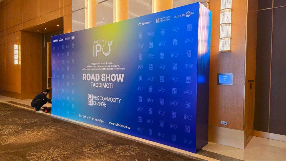 Печать на Самоклейке .Баннер. Холст. Бумага