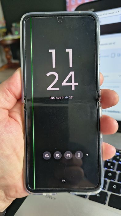 Motorola RAZR 40 flip