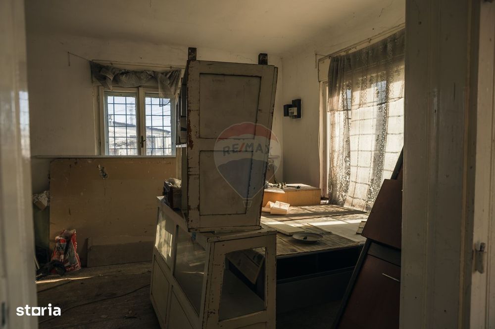 Proprietate rară – 1000 mp teren + 2 cladiri versatile