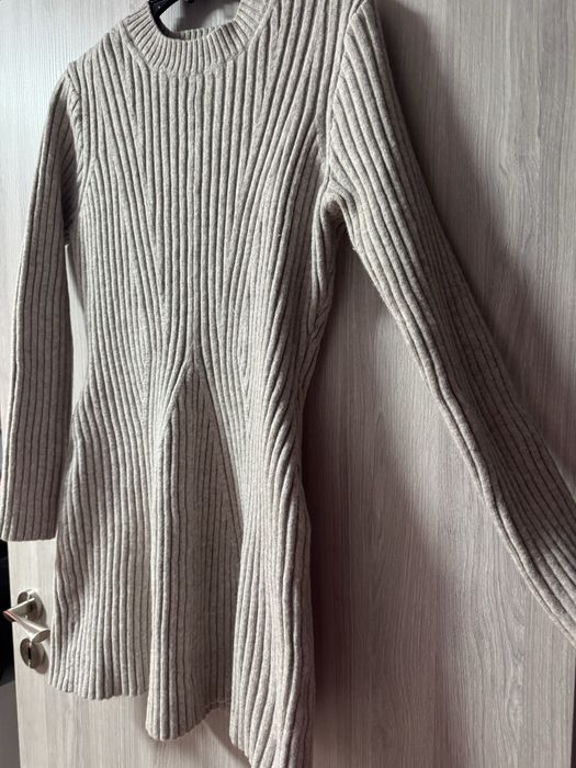 Рокля H&M с ластична плетка