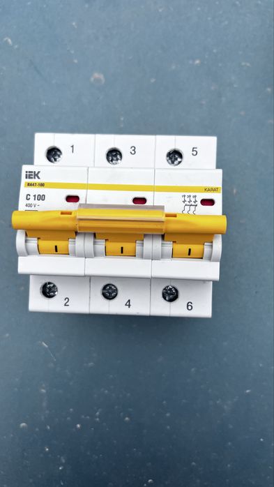 100 ампер автомат силовой IEK