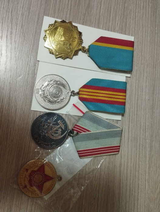 значки разные СССР