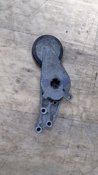 Продам натяжитель ремень audi a4