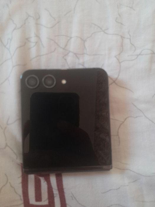Samsung galaxy z flip 5